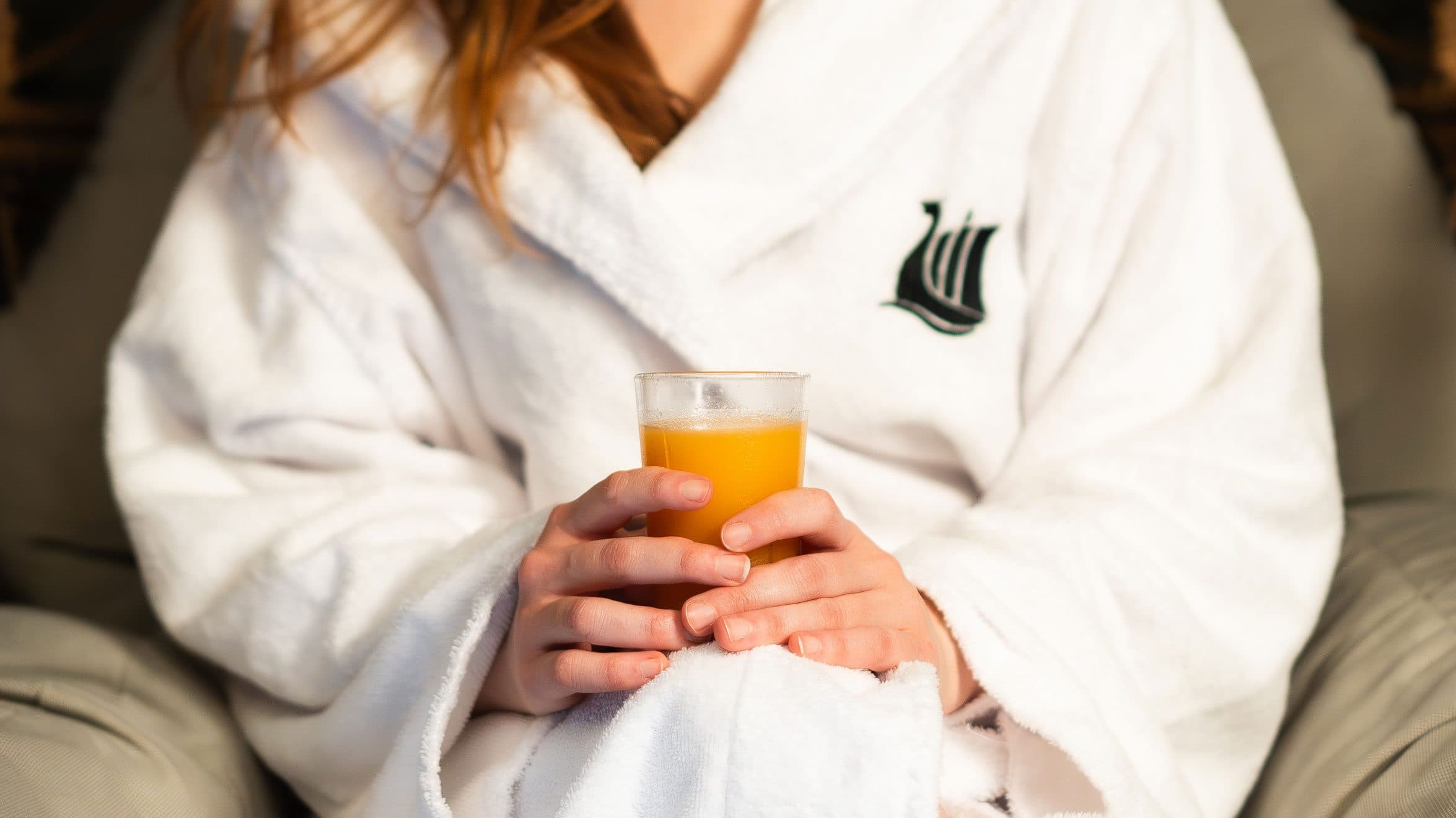 Un plateau de jus fraîchement pressés Loop, gracieuseté du Scandinave Spa Vieux-Montréal.